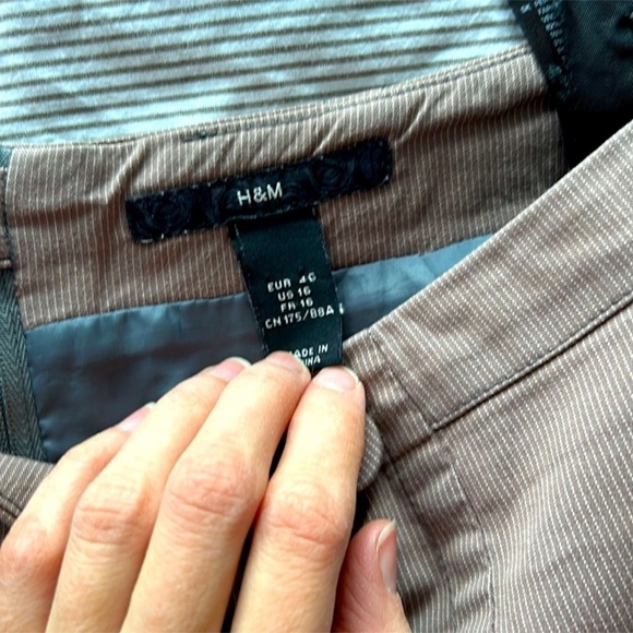 H&M skirt size 16 USA , stunning skirt  Like new barely used 82%cotton 16% poly - Picture 4 of 7